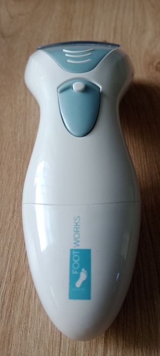 Nowa elektryczna tarka do nóg oraz golarka  trymer AVON