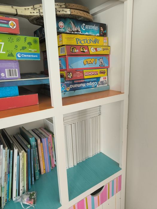 Estante quarto de menina