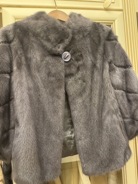 Норкова шуба , темно - сірого кольору