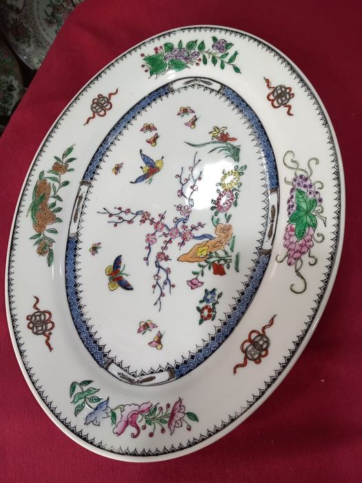 Porcelana  duas  travessas