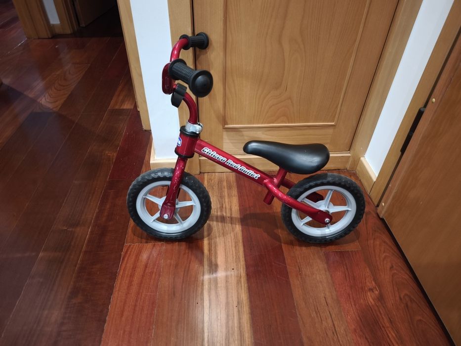Bicicleta de equilíbrio Chicco Red Bullet