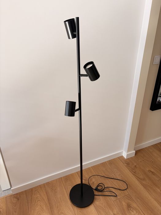 Lampa podłogowa Ikea Nymane z żarówkami idelany stan