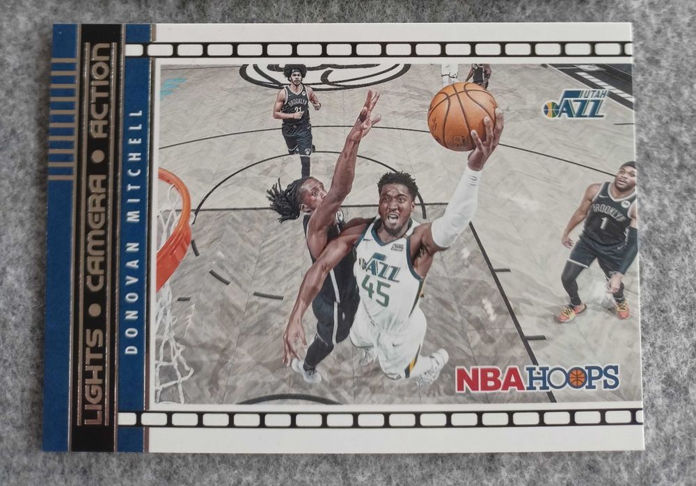 Karta NBA 2021-22 Hoops Lights Camera Action Donovan Mitchell Jazz