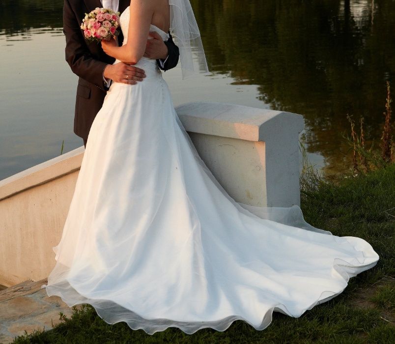 Suknia ślubna LUCCA Victoria z trenem, rozmiar 38