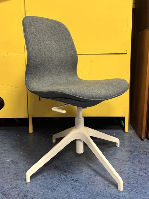 Cadeira de escritório como nova