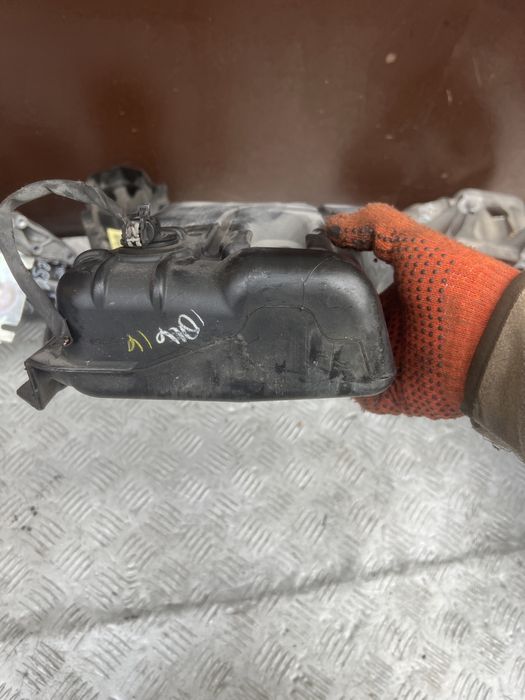 68081369AA Chrysler Бачок омывателя стекла