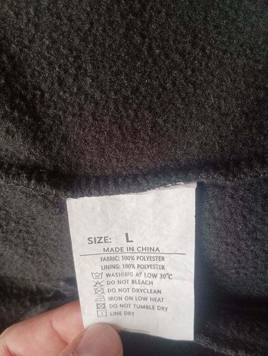 Casaco Preto com fecho verde