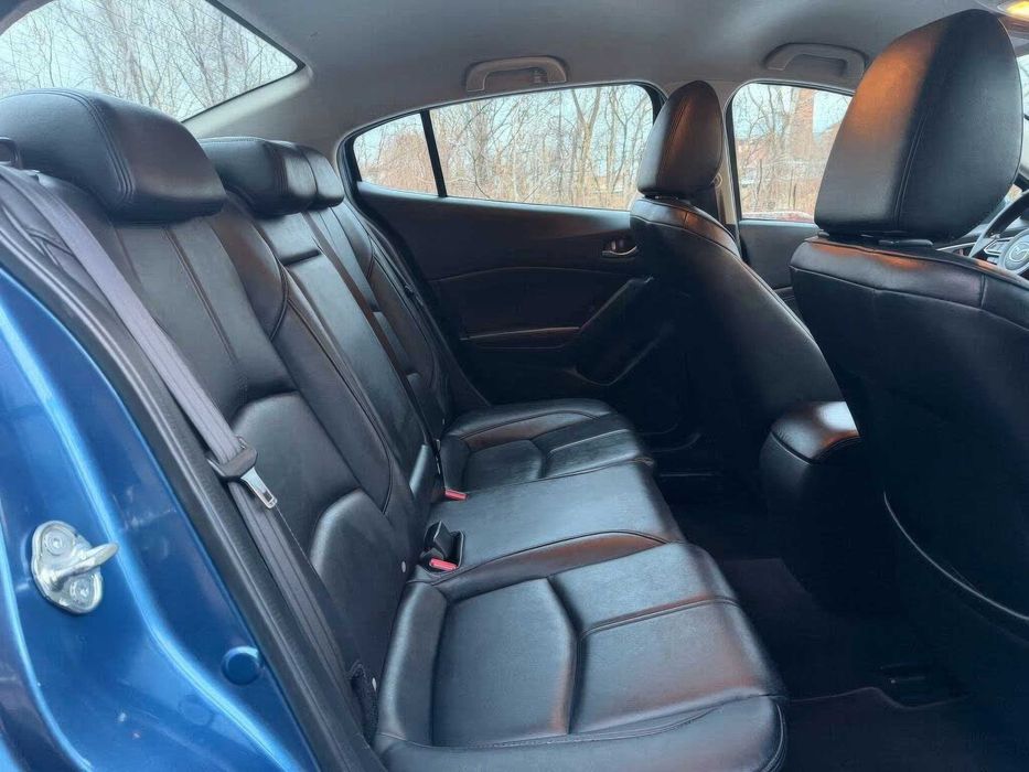 Mazda 3 i Grand Touring      2016