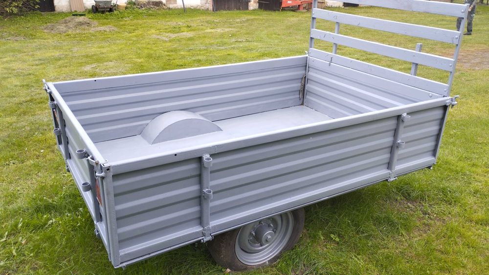 Przyczepa rolnicza wywrot