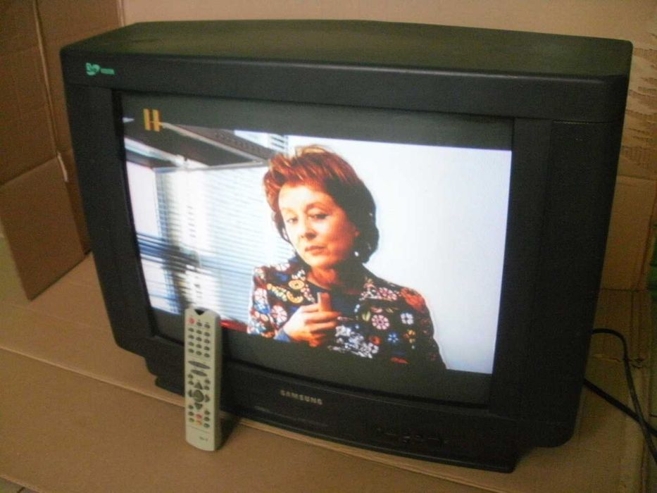 Терміново!Телевізор імпортний кольоровий 54см. Є пульт вхід т2