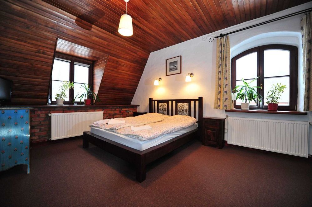 Dom Wakacyjny 400m2 nad jeziorem dla nawet 25 osób, ogród 2ha, jacuzzi