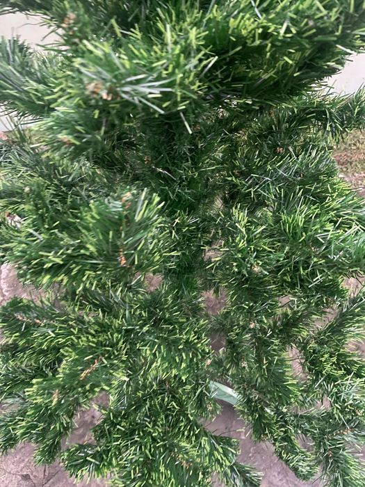 Продам елку искусственную