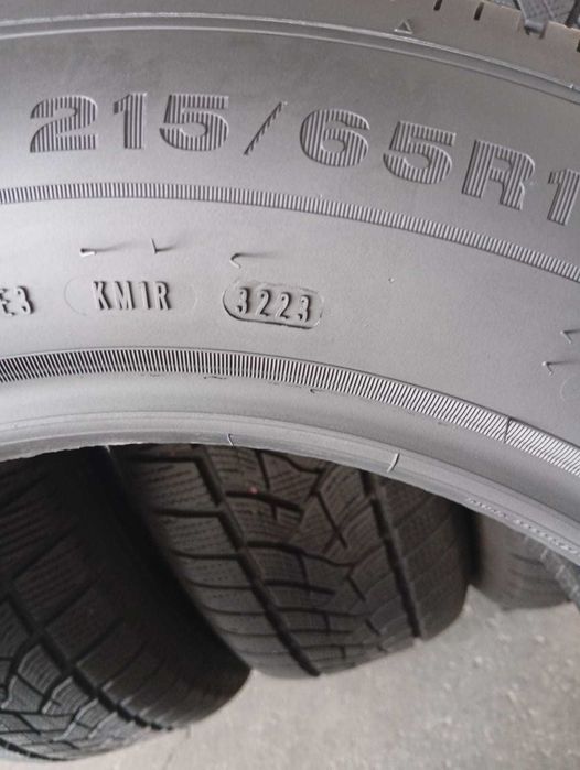 Зимові шини R17 215/65 99V Dunlop Winter Sport 5 арктика скандинавка на Volkswagen Tiguan