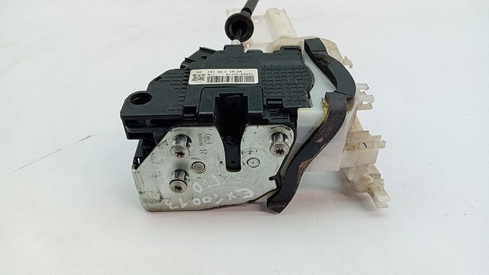 Fechadura / fecho porta frente direito KIA Carens IV