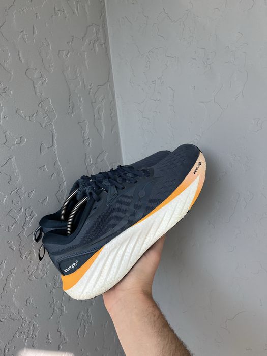 Saucony triumph 22 кросівки чоловічі бігові