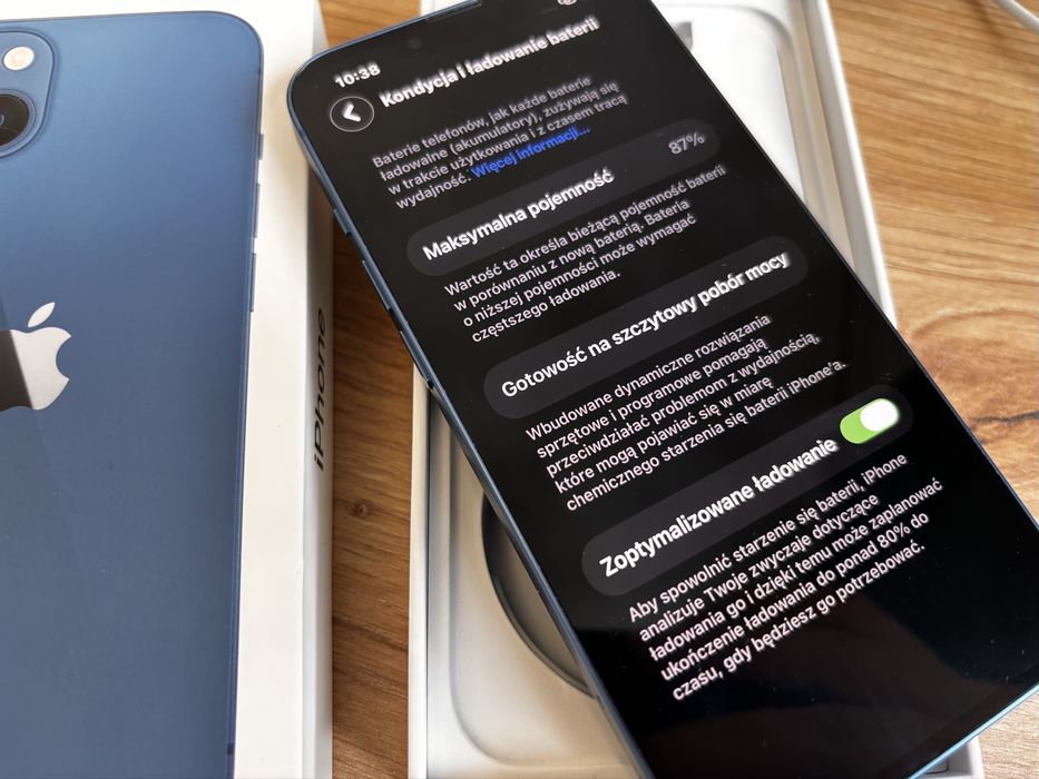 Zadbany iPhone 13 +  akcesoria / Bateria 87%