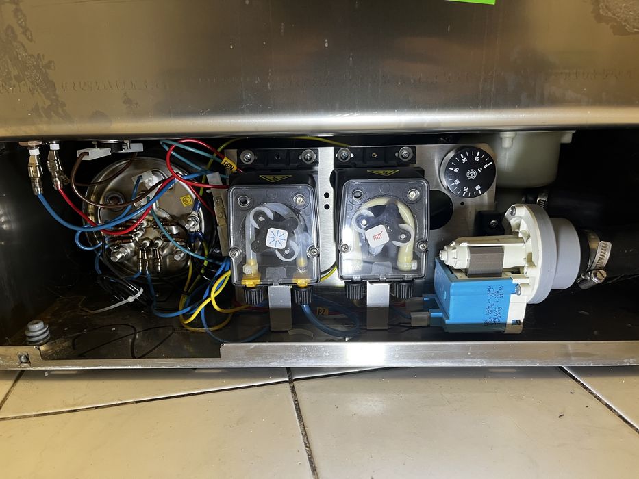 Naprawa AGD, młody serwisant z chęcią naprawi twój sprzęt :)