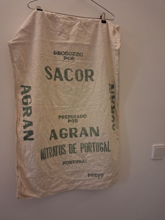 Sacas de enxofre muito antigas