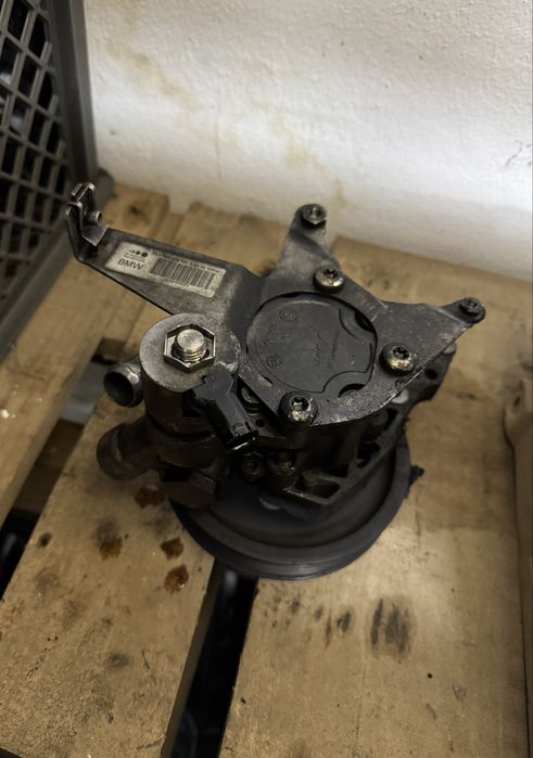 Bomba direçao assistida Ativa bmw e60 e61 e63 e64