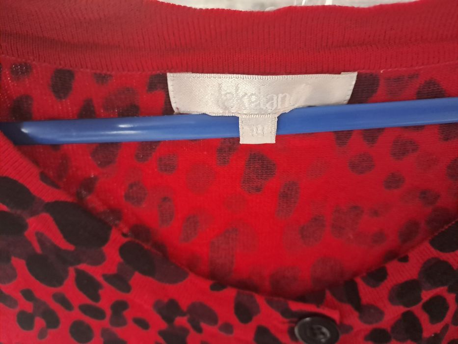 Czerwono-czarny dziewczęcy sweterek rozm.S lub rozm.na 10 lat