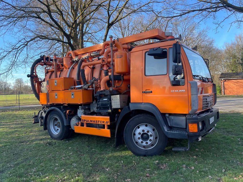 MAN 14.220 WUKO / Spülwagen / Ściana przesuwna/ 2004 / Nowa Pompa HD