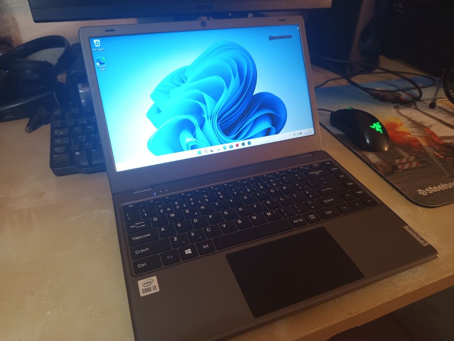 Portátil Lenovo | Windows 11 Pro | Intel 10a Geração | 8GB DDR4 | SSD 240GB | Ecrã 14" | Wi-Fi 6 | Bluetooth