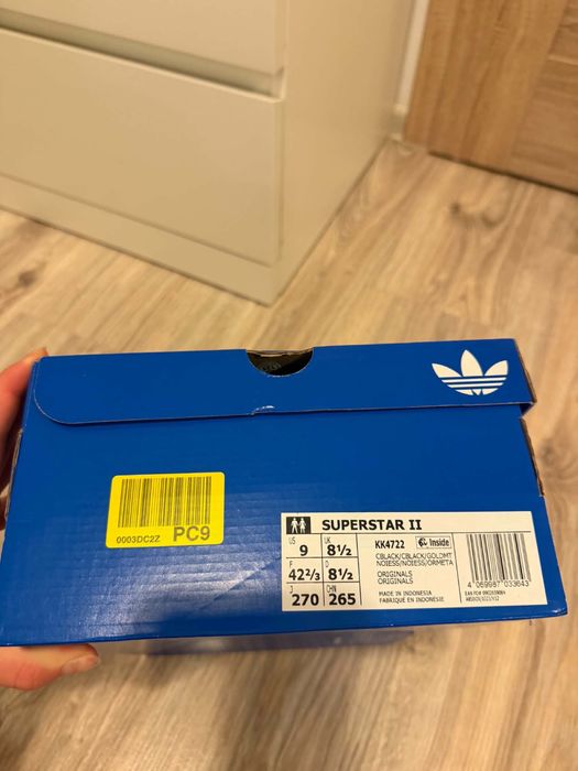 Adidas superstar 42 2/3