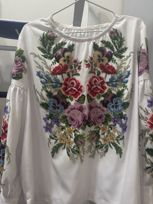 Продам вишитий комплект 3