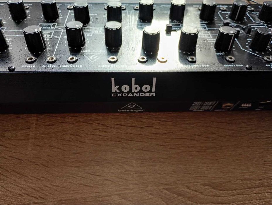 Аналоговий Синтезатор Behringer KOBOL EXPANDER аналоговый синтезатор