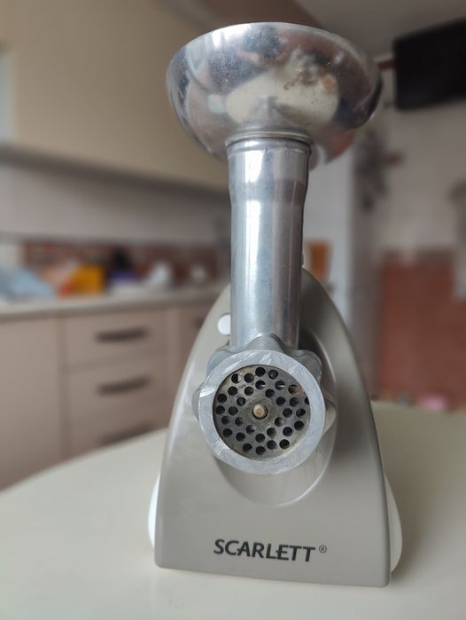 Мясорубка Scarlett