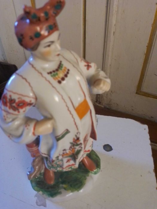 Фарфоровая статуэтка Солоха экспортный вариант