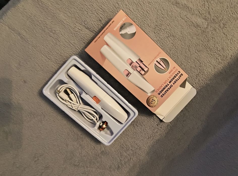 Trymer do twarzy z dwoma końcówkami