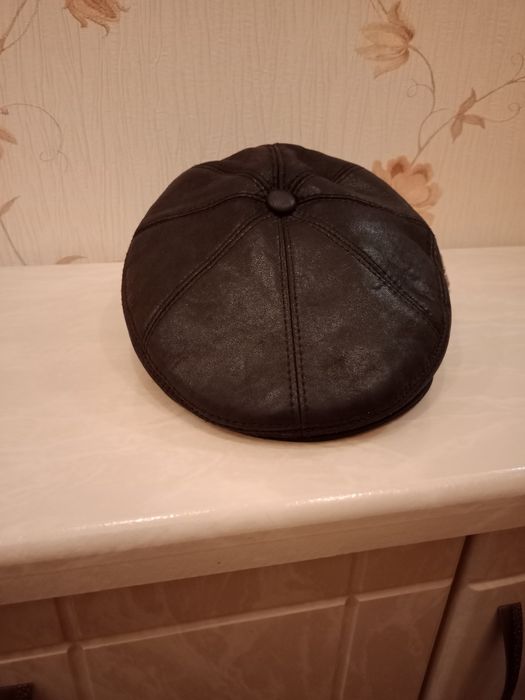 Кожаные кепки зима-осень раз 57