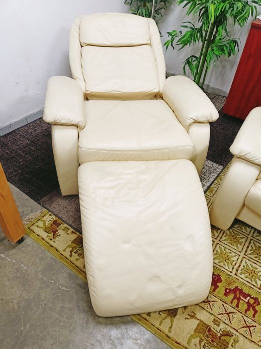 Zestaw skórzany wypoczynkowy z funkcją relax.
