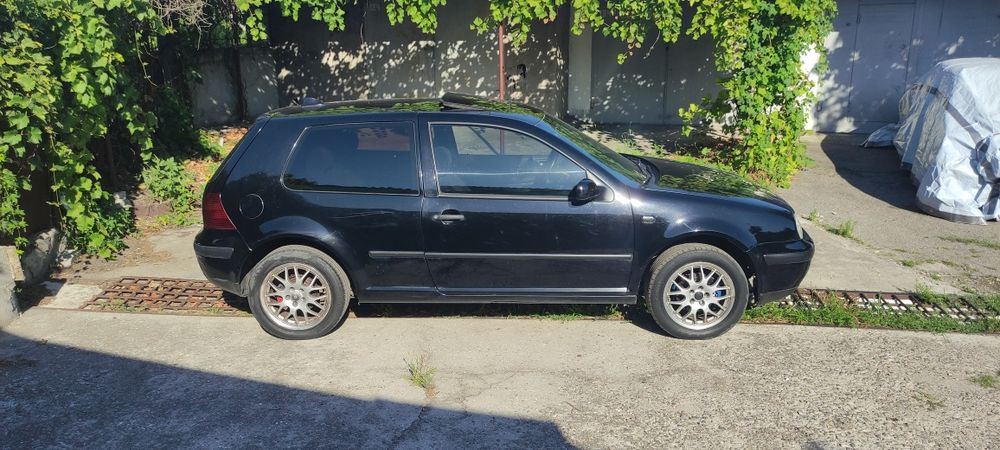 Volkswagen Golf 4 , Автомат! , 1.6 мотор , Кондёр.