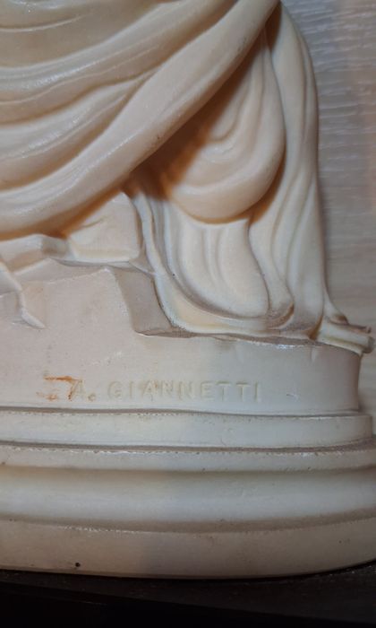 Estátua de mármore sintético Pietá A. Giannetti