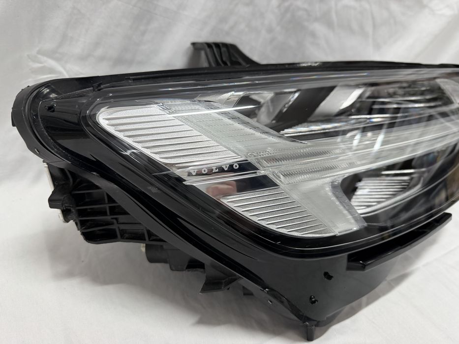 Lampa Prawy Przód VOLVO V60 S60 FULL LED 18-22r.