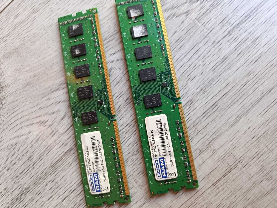 Pamięć RAM 1333 DDR3 8GB 2 moduły chodziły w duachanel, gwarancja