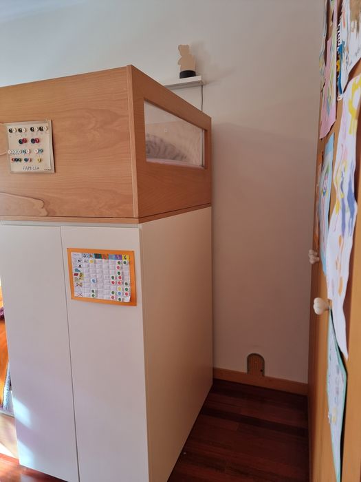 Cama tipo beliche com arrumação (c/ armário e 3 gavetões) 1/2 do preço