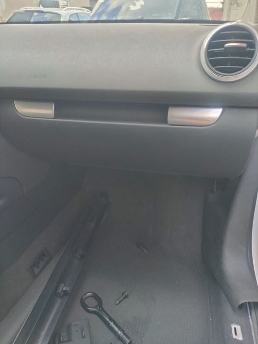 Audi A3 8P 3D krótka podsufitka podsufitówka sufit wnętrze tapicerka