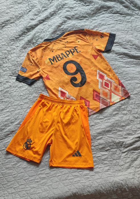 Футбольна форма adidas гравця 9 Mbappe команда Real Madrid костюм футболка шорти кіліан 128 134 140