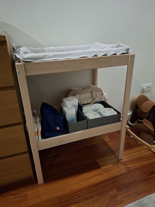 Muda fraldas + banheira Ikea