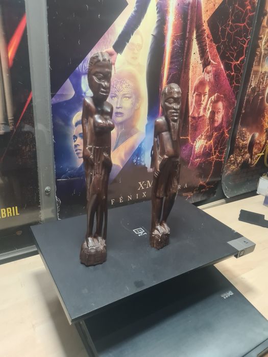 Estatuas de madeira africana
