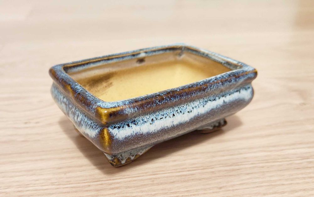 mała doniczka prostokątna