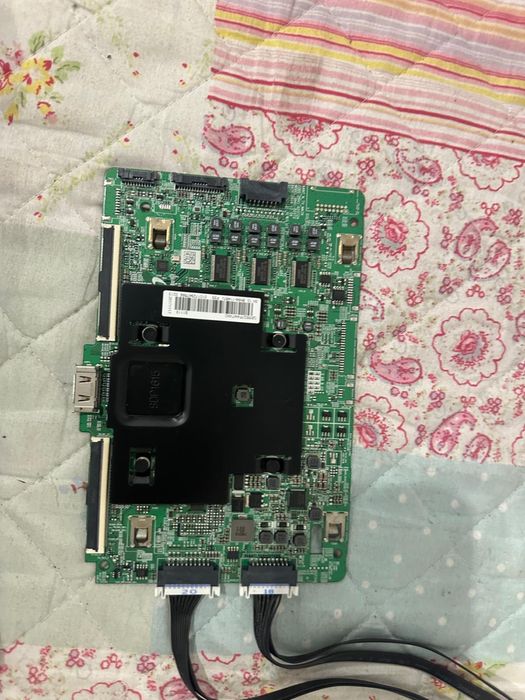 Peças Samsung QE55Q7FAMT 55” – Main Board / Fonte Alimentação / Cabos / Componentes