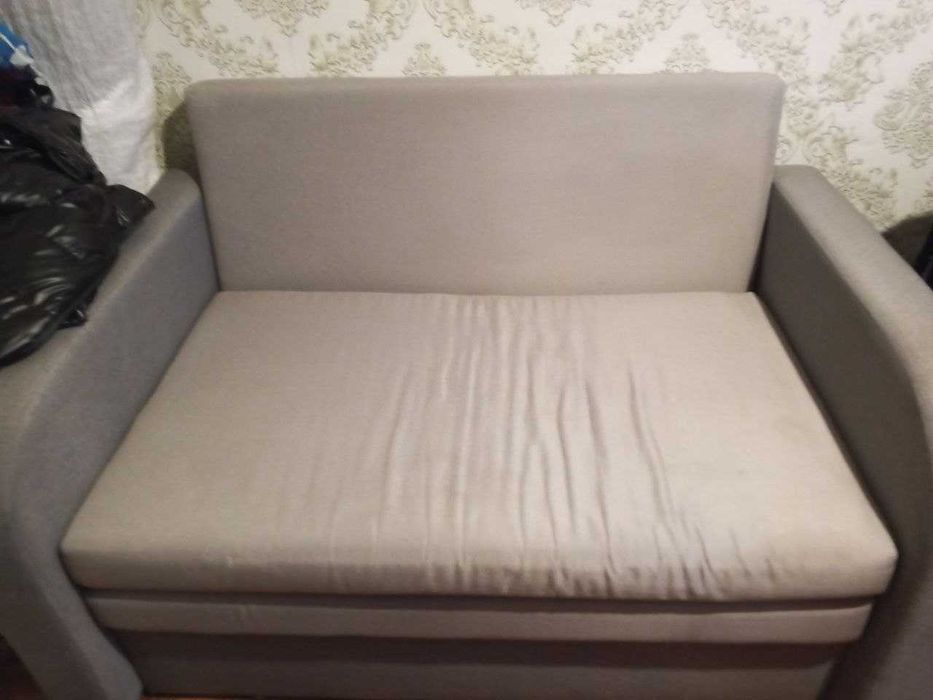 Продам компактный диван (софа, тахта)