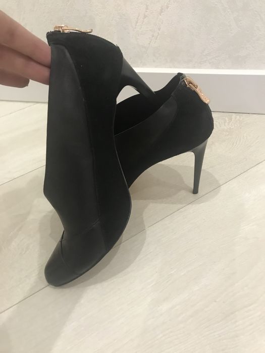 Продам туфлі шкіряні. Розмір 40! 1300грн.