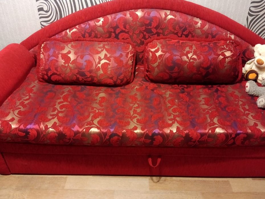 Диван для вітальні