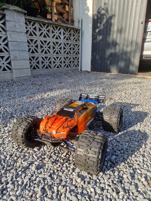Traxxas Erevo 2.0 hobbywing max6 g2 proline.