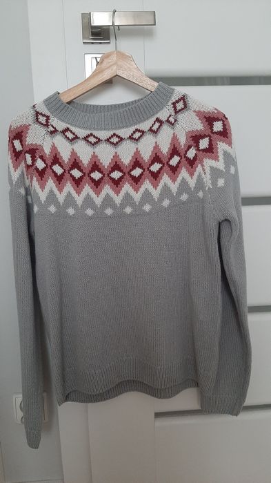 Sweter damski  we wzory